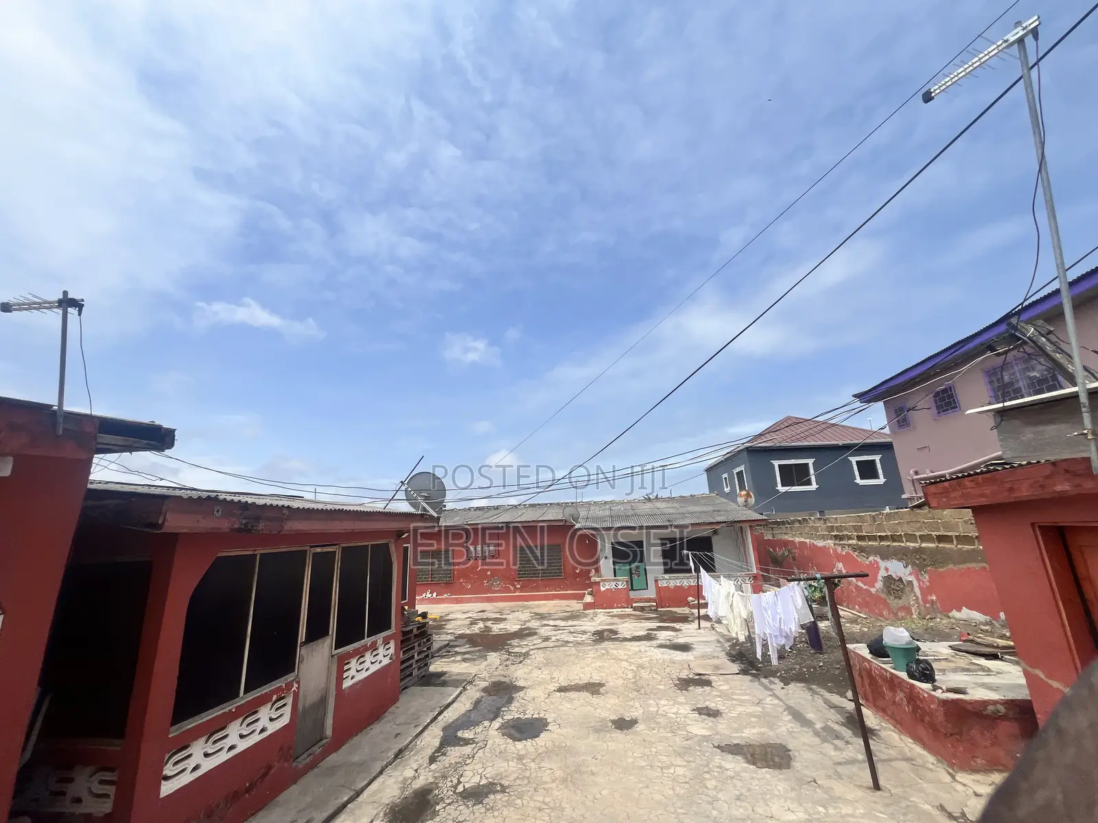 6bdrm House in Dansoman for sale