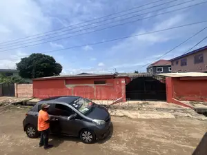 6bdrm House in Dansoman for sale