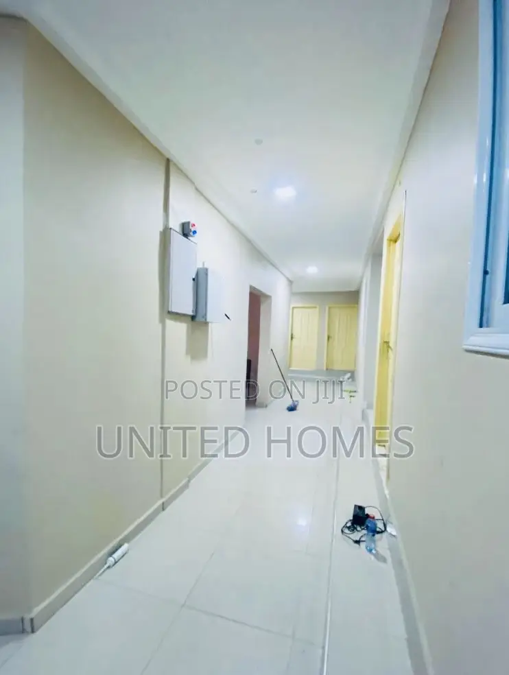 Furnished 20bdrm House in West Hills Mall Area for rent