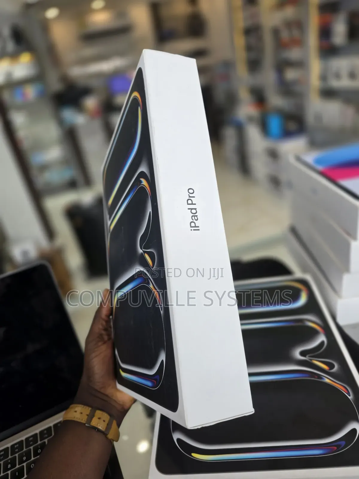 New Apple iPad Pro 13 (2024) 256 GB Black