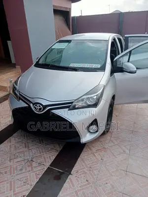 Toyota Yaris L Hatchback 5dr 2017 Gray