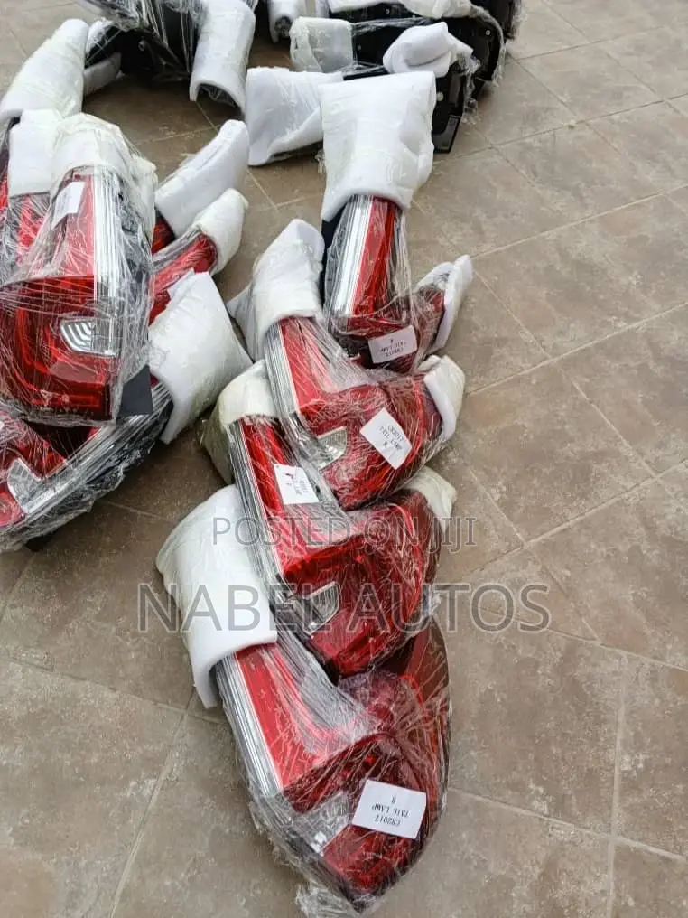 CRV 2018 Tail Light Pair
