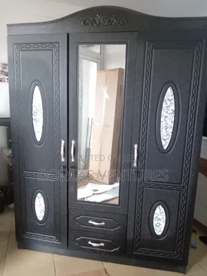 Super Solid Wardrobe