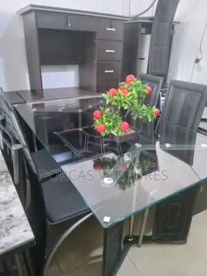 De Everstrong Dining Sets