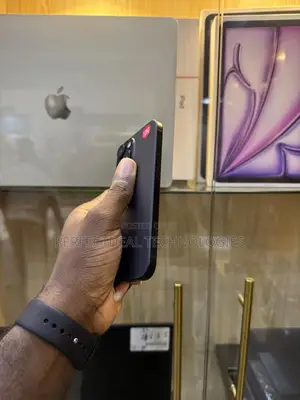 New Apple iPhone 15 128 GB Black