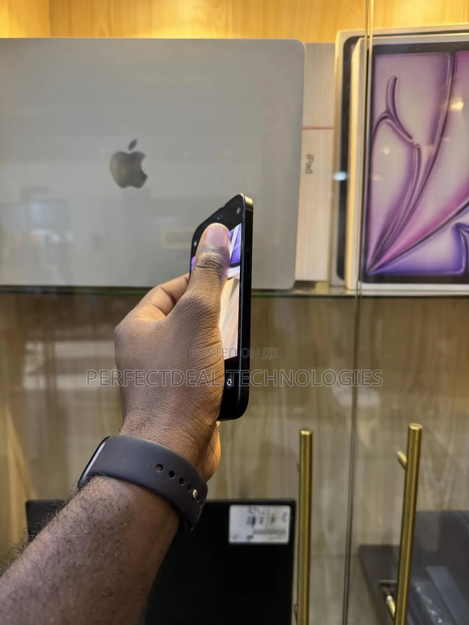 New Apple iPhone 15 128 GB Black