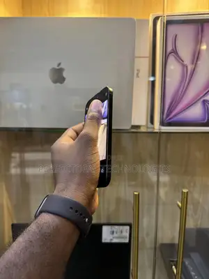 New Apple iPhone 15 128 GB Black