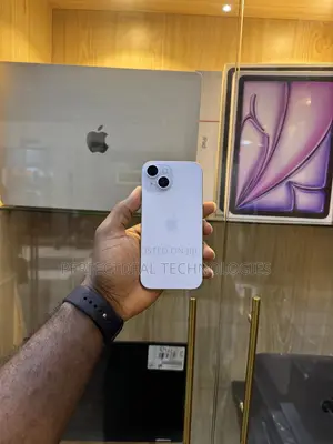 New Apple iPhone 15 128 GB White