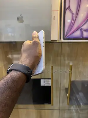 New Apple iPhone 15 128 GB White