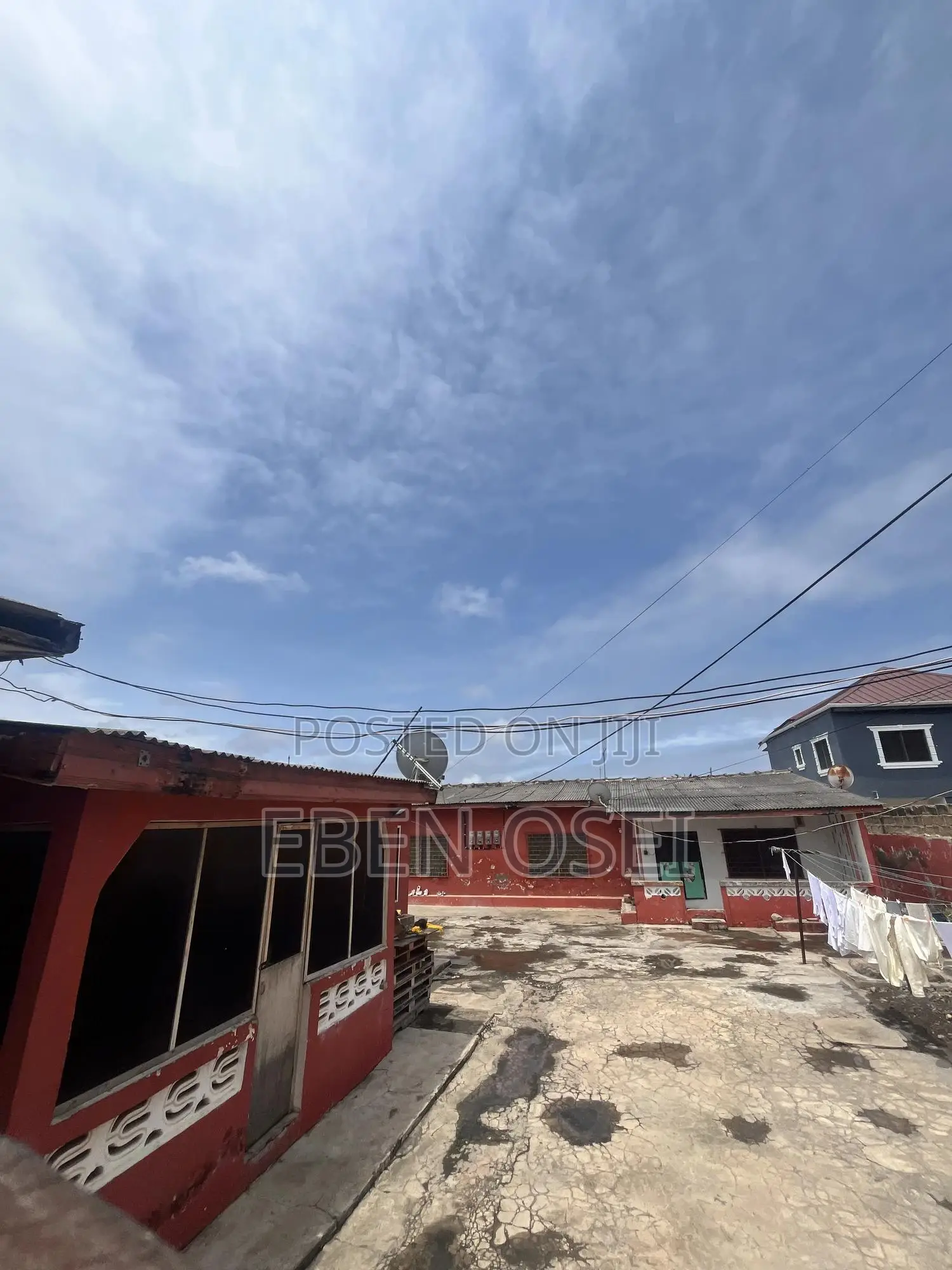 6bdrm House in Dansoman for sale