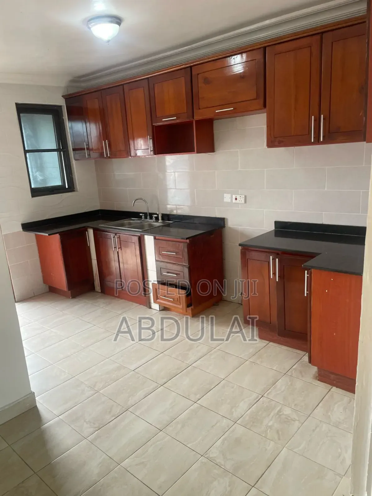 3bdrm Apartment in Abu Abdulai, Parakuo Estate for rent