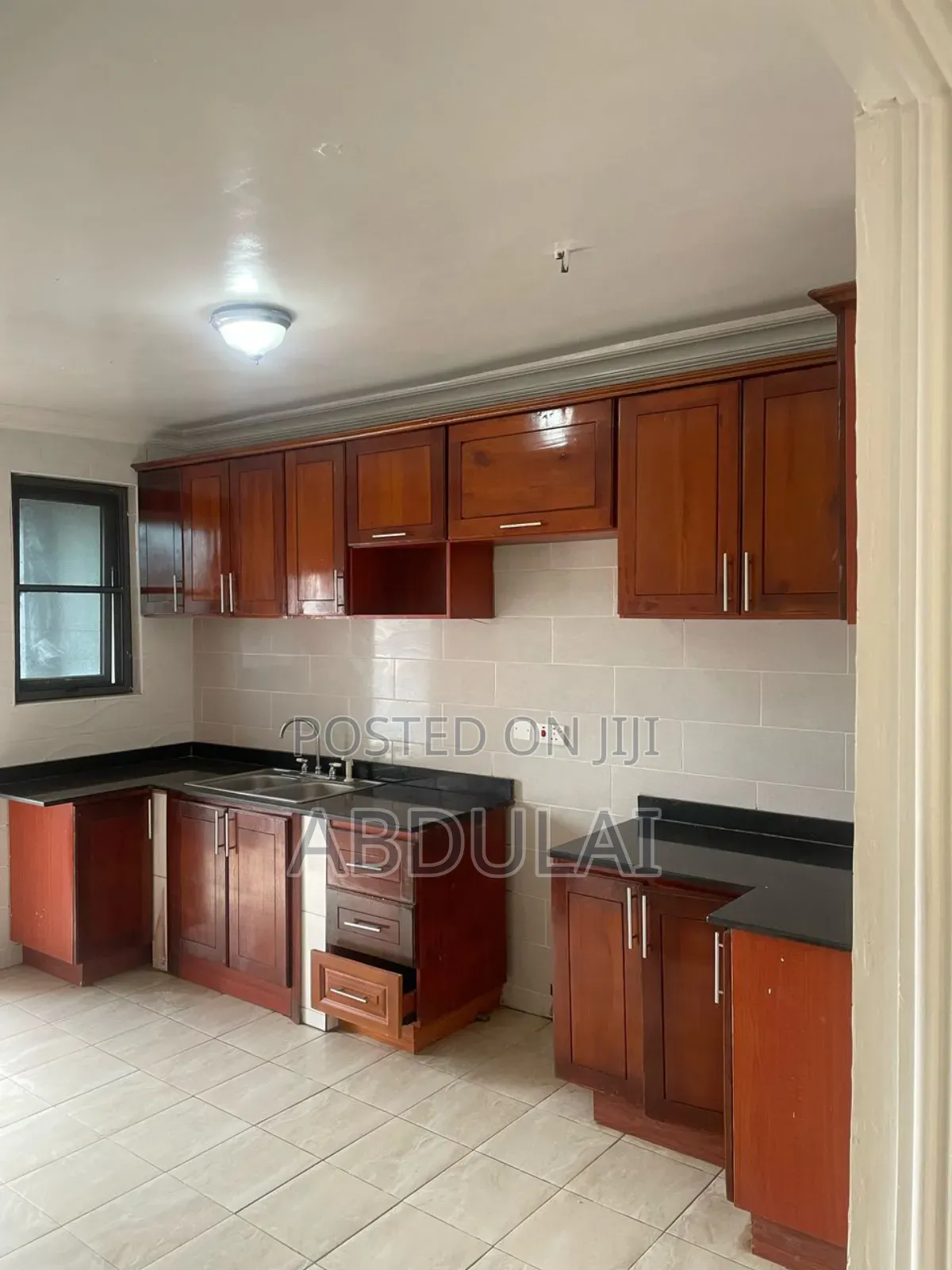 3bdrm Apartment in Abu Abdulai, Parakuo Estate for rent