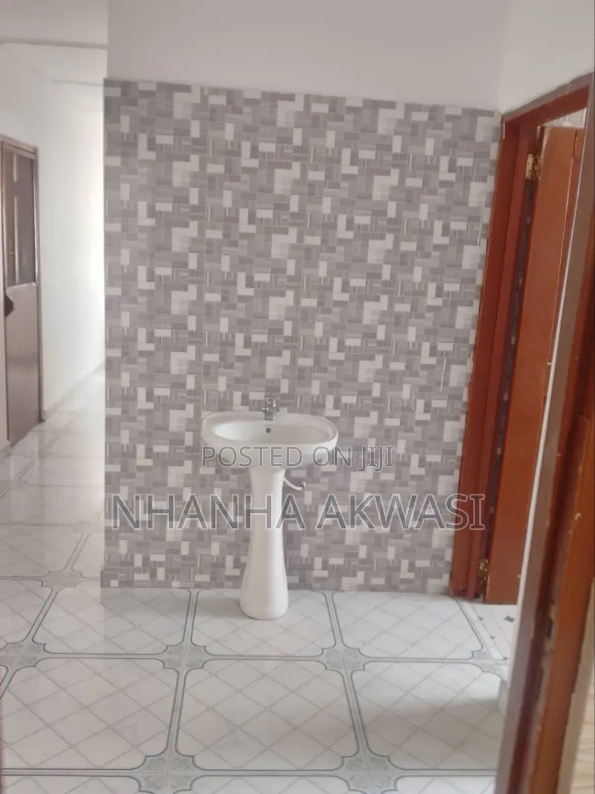 3bdrm House in Sakumono, Tema Metropolitan for rent