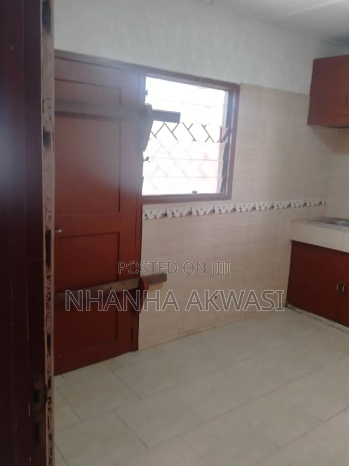 3bdrm House in Sakumono, Tema Metropolitan for rent