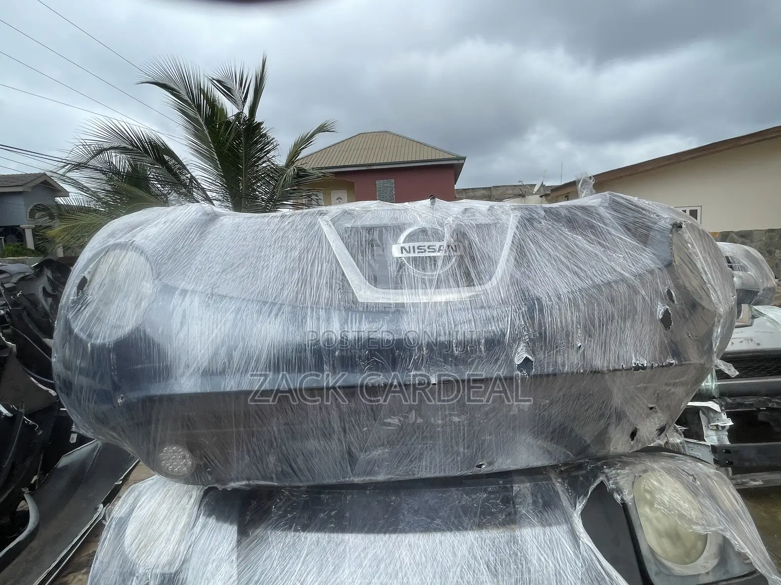 Nissan Juke 2012 Front Cut Available
