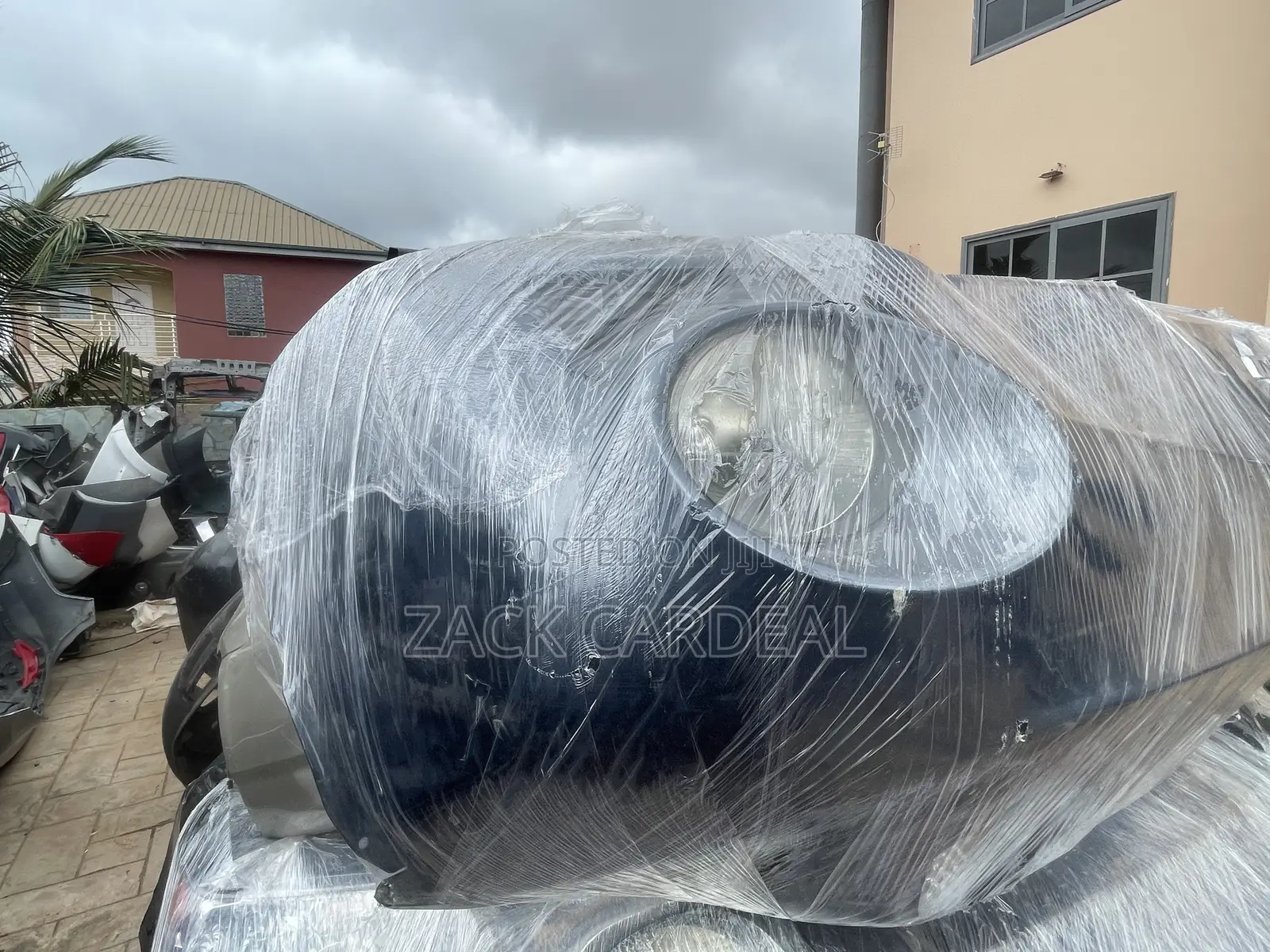 Nissan Juke 2012 Front Cut Available