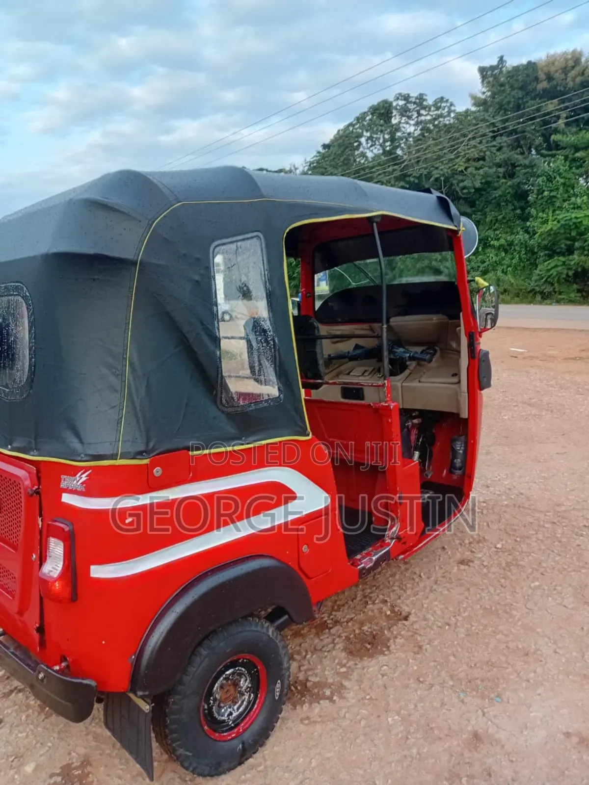 Bajaj RE 2022 Red