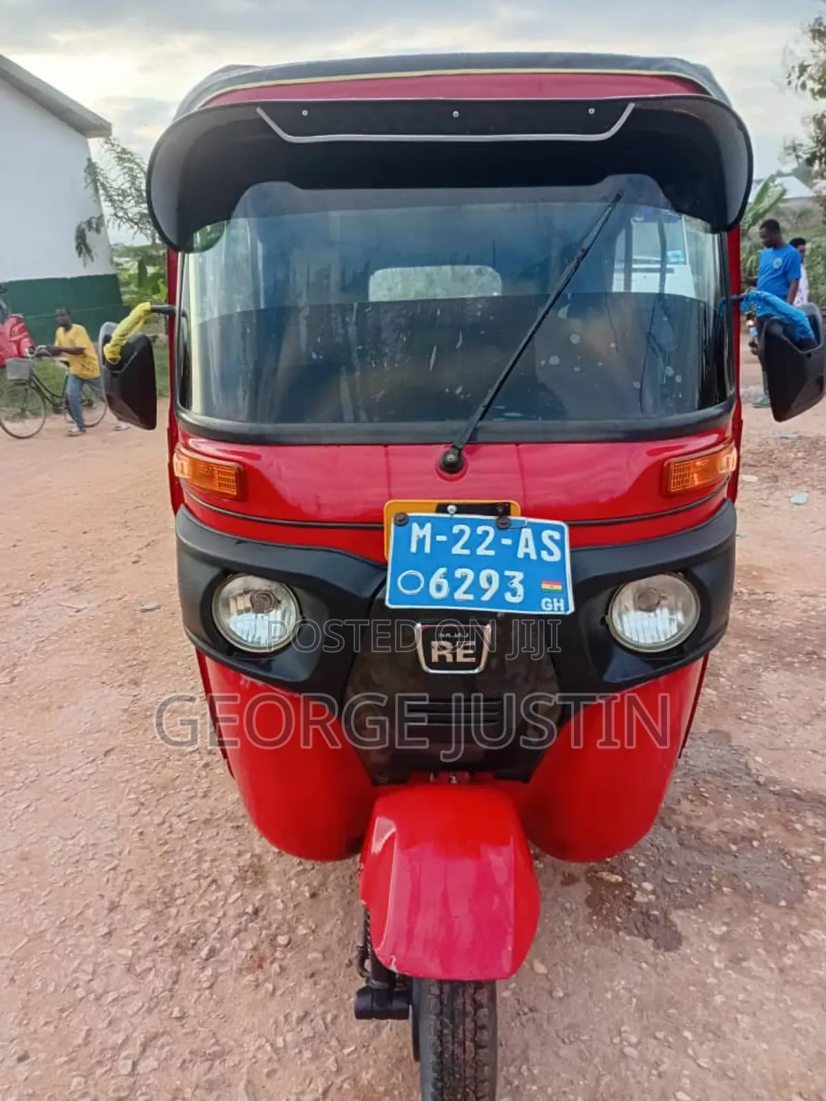 Bajaj RE 2022 Red