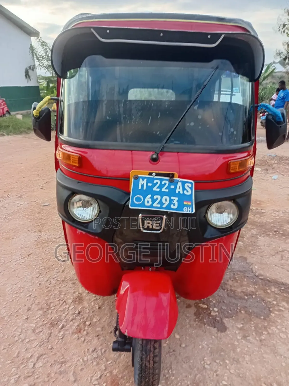 Bajaj RE 2022 Red