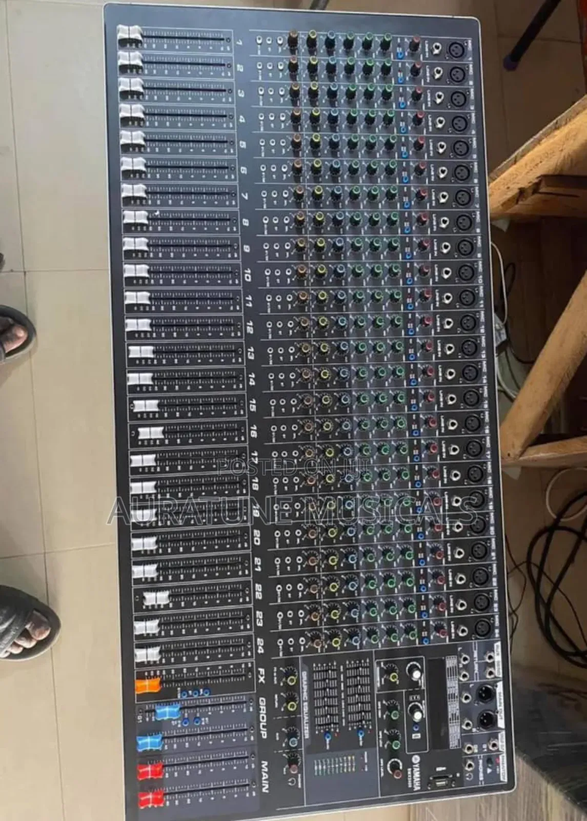 Yamaha Smx24 Professional Audio Mixer.
