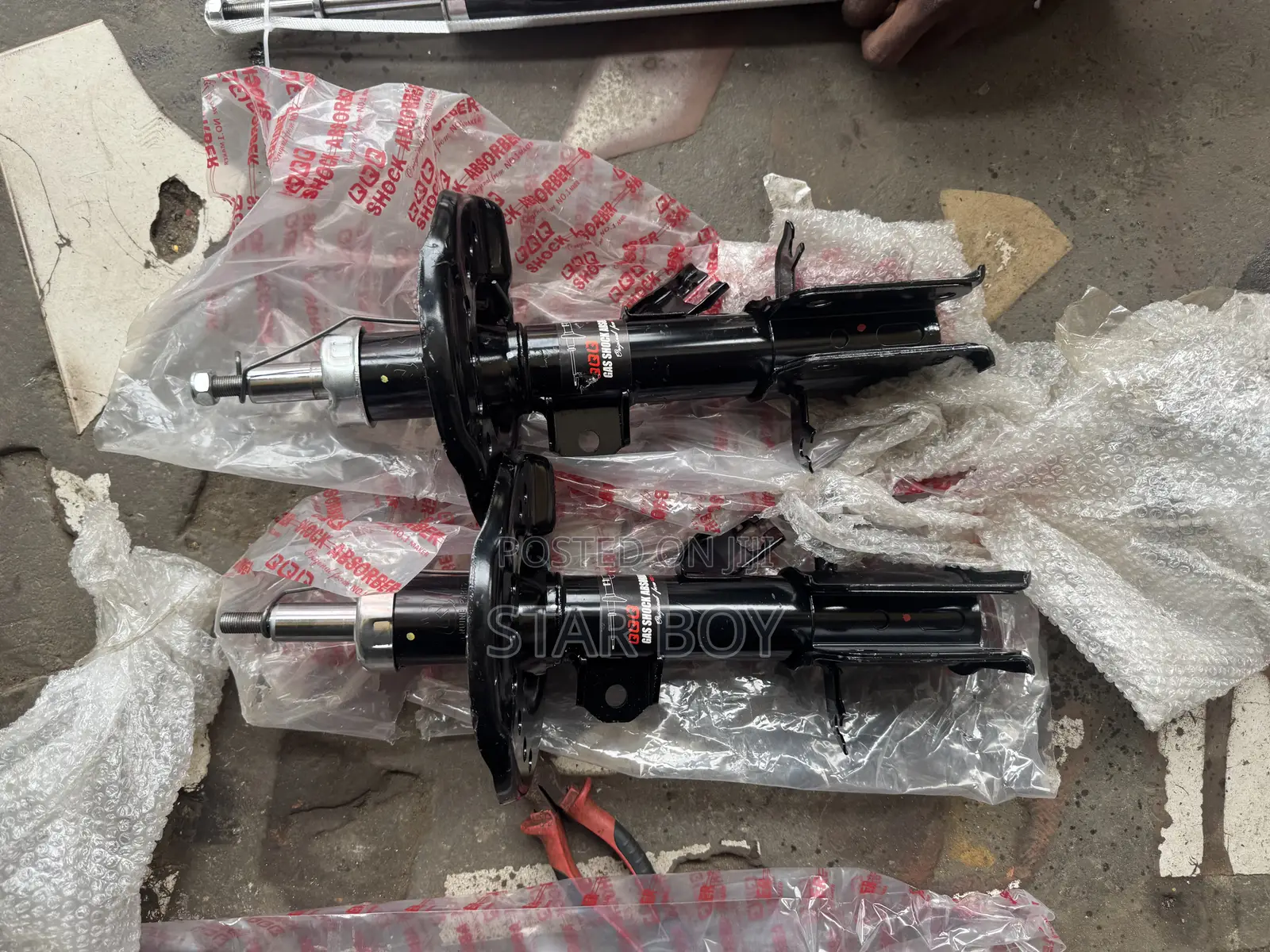 Nissan Sentral:2012 to 2018 Front Shocks Absorbers