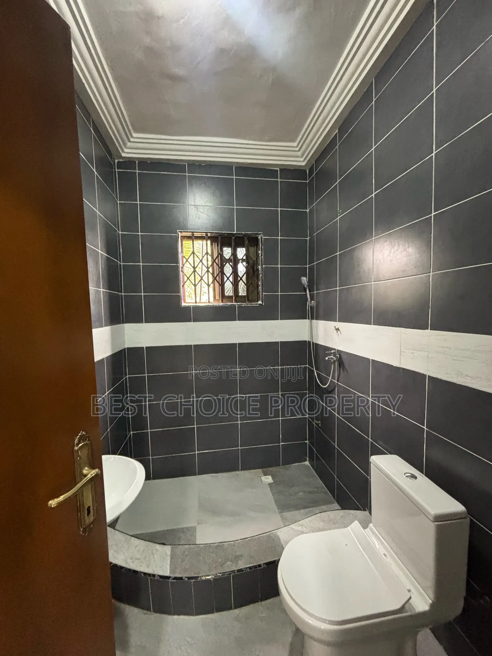 Chamber and Hall Sc Adenta Foster Home