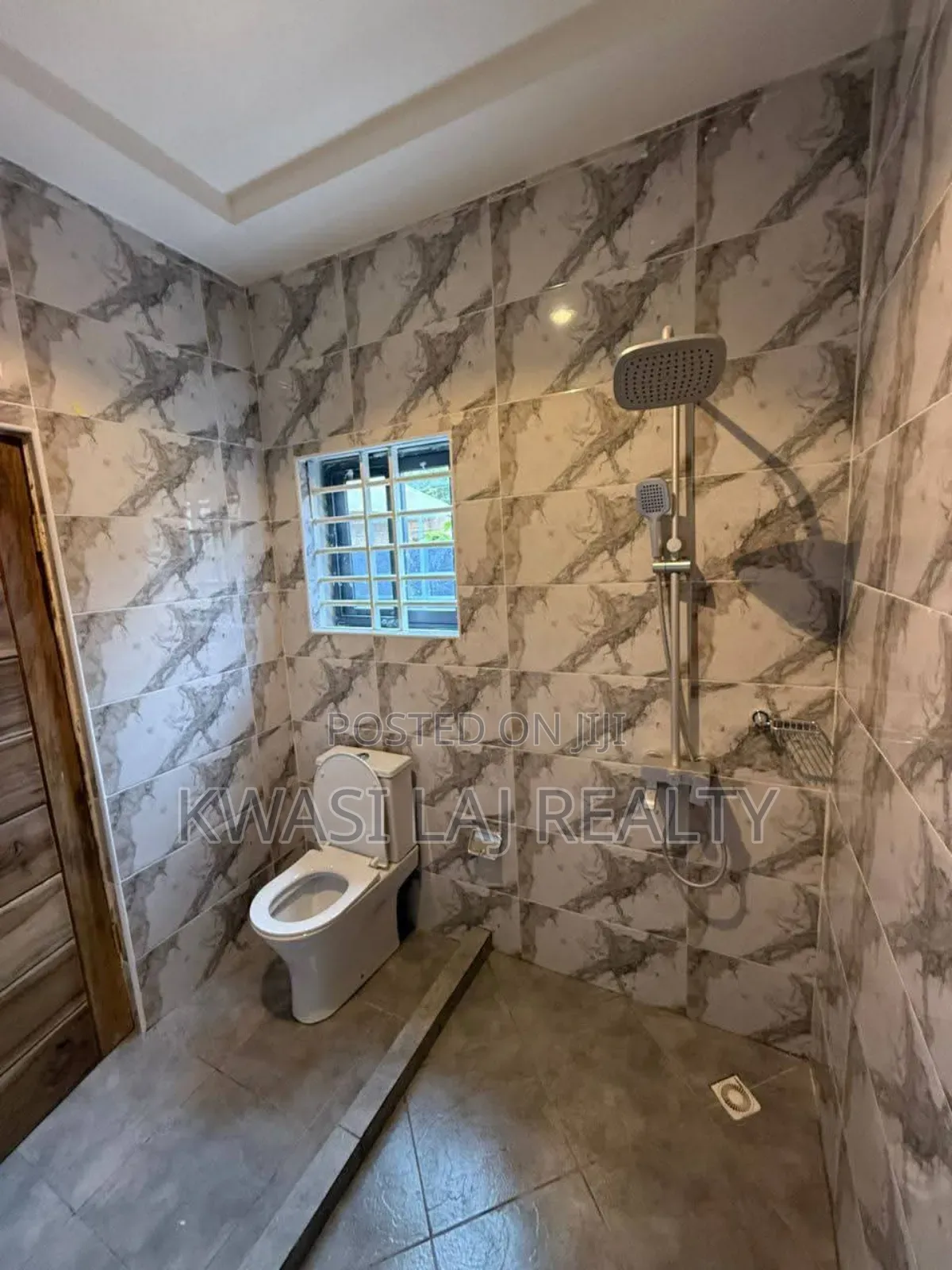 3bdrm House in Pokuase Ablekuma for sale