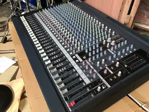 Yamaha Mg 24 Channels Mixer