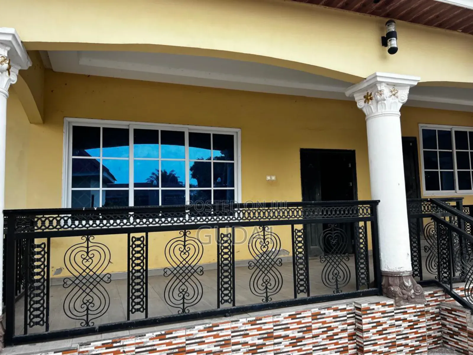 Furnished 10bdrm Mansion in Abuakwa, Kumasi Metropolitan for sale