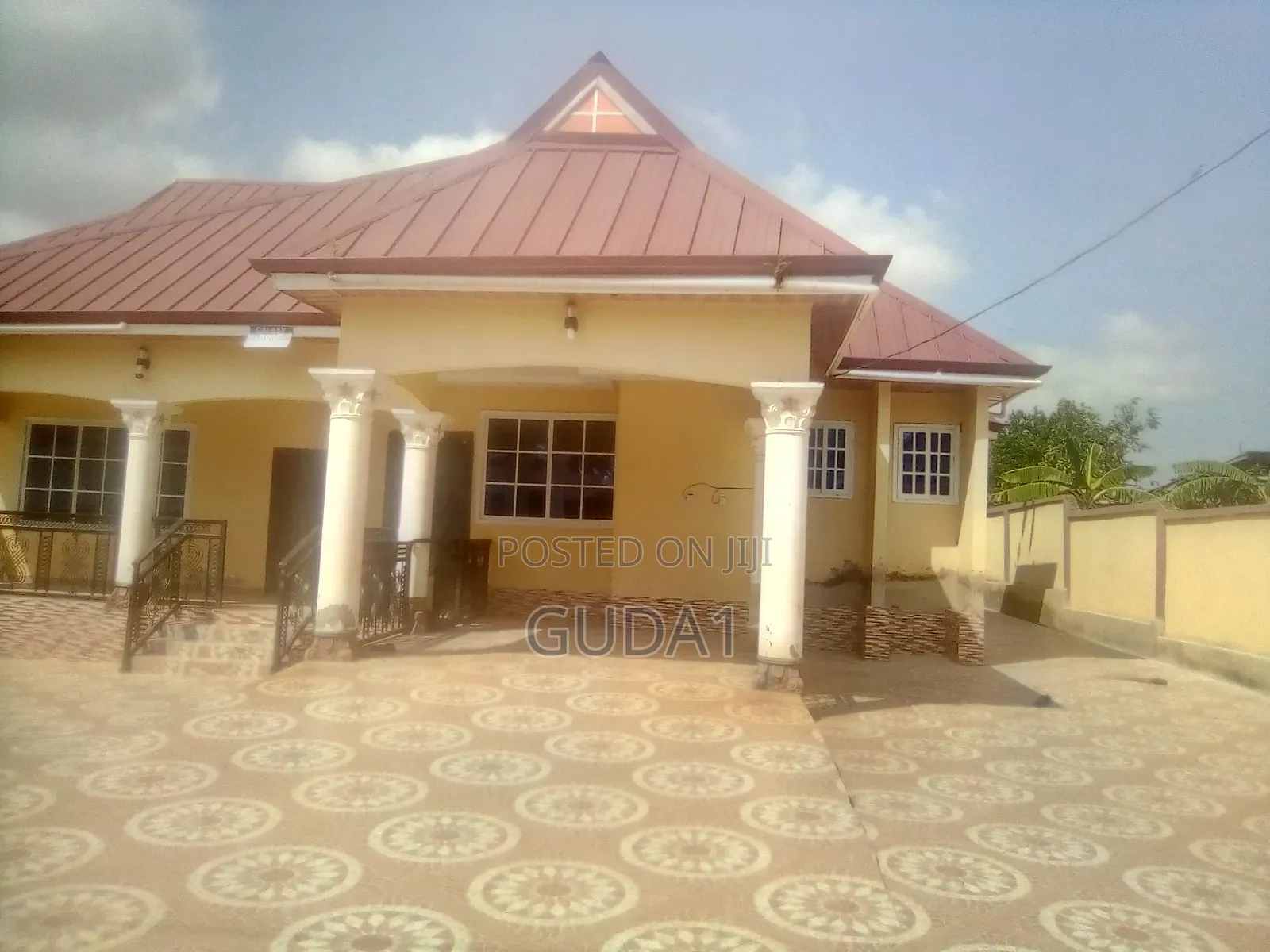 Furnished 10bdrm Mansion in Abuakwa, Kumasi Metropolitan for sale