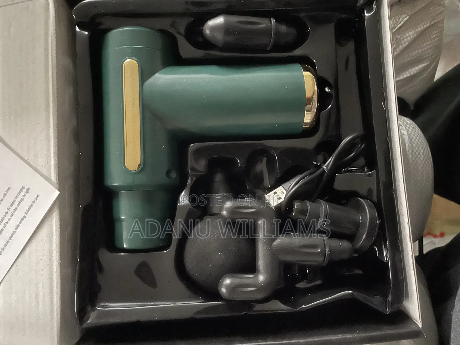 Long-lasting Deep Tissue Massage Gun With 4 Different Heads