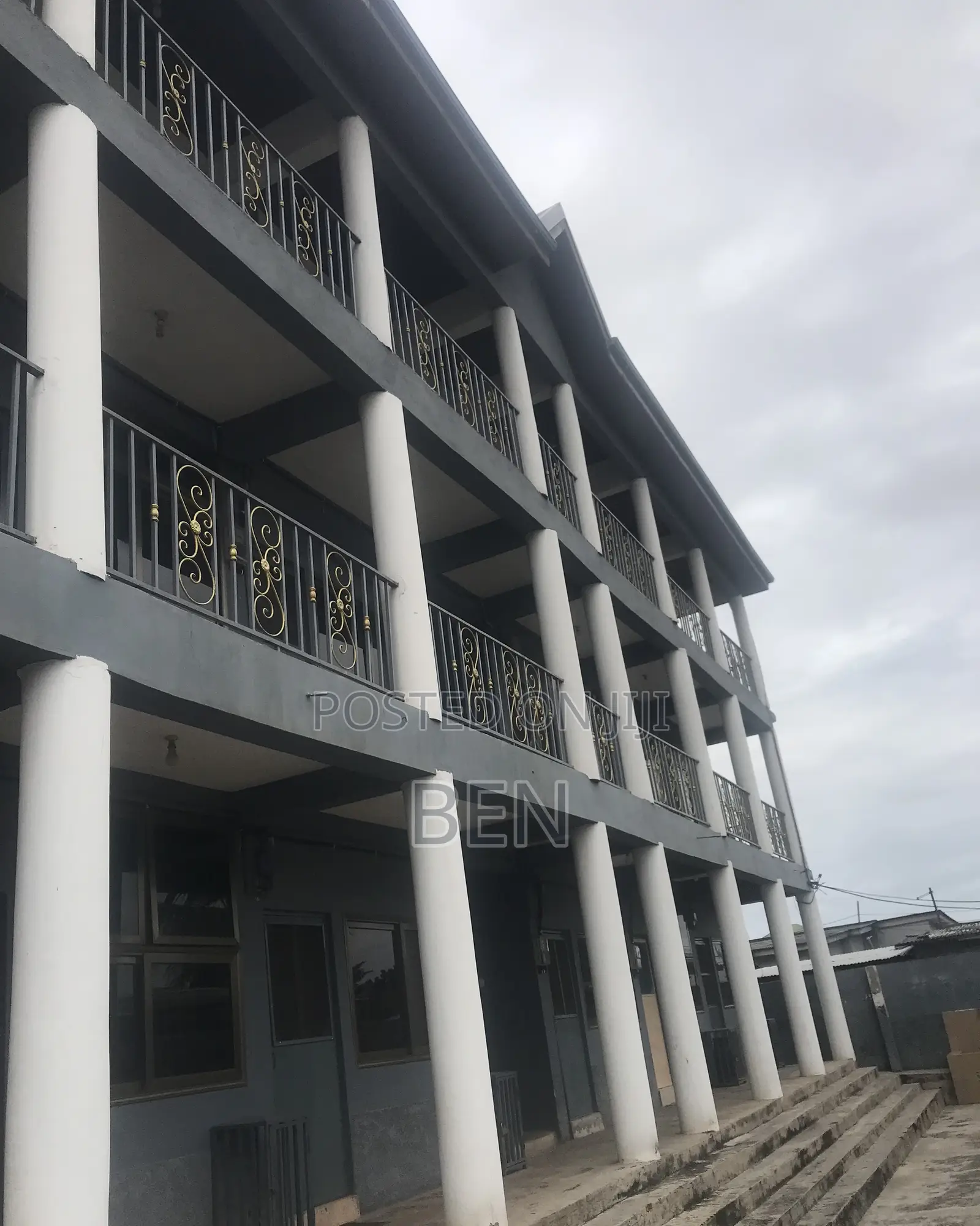 1bdrm Apartment in Achimota, Overhead for rent