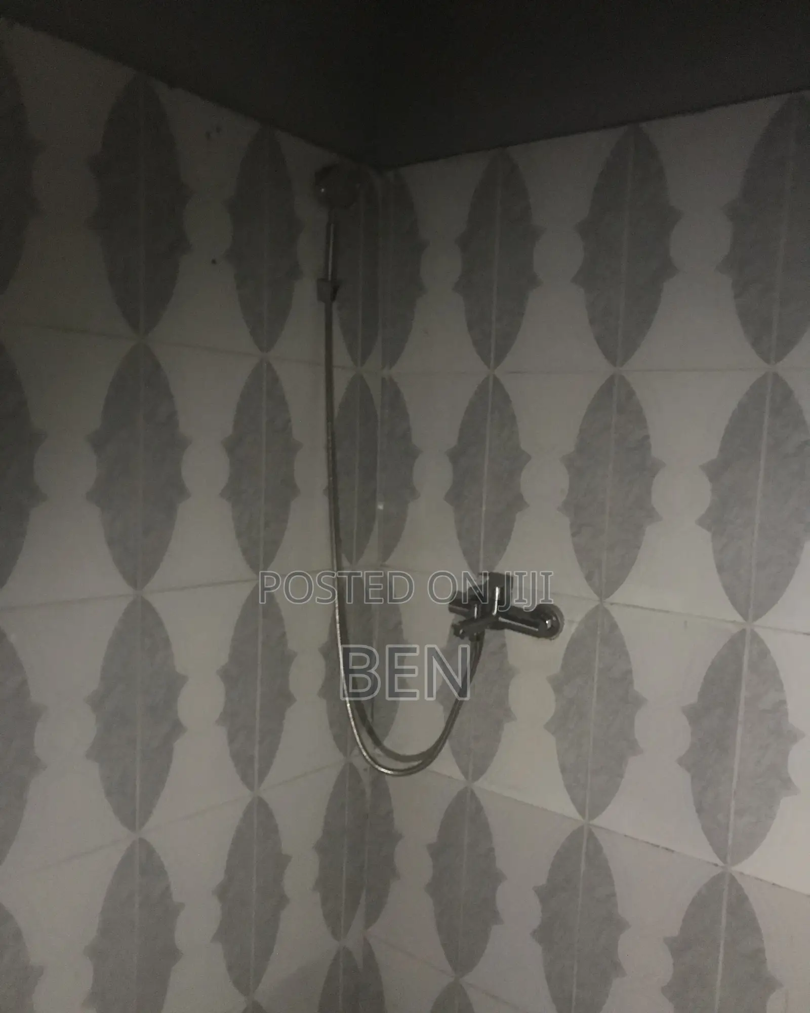 1bdrm Apartment in Achimota, Overhead for rent