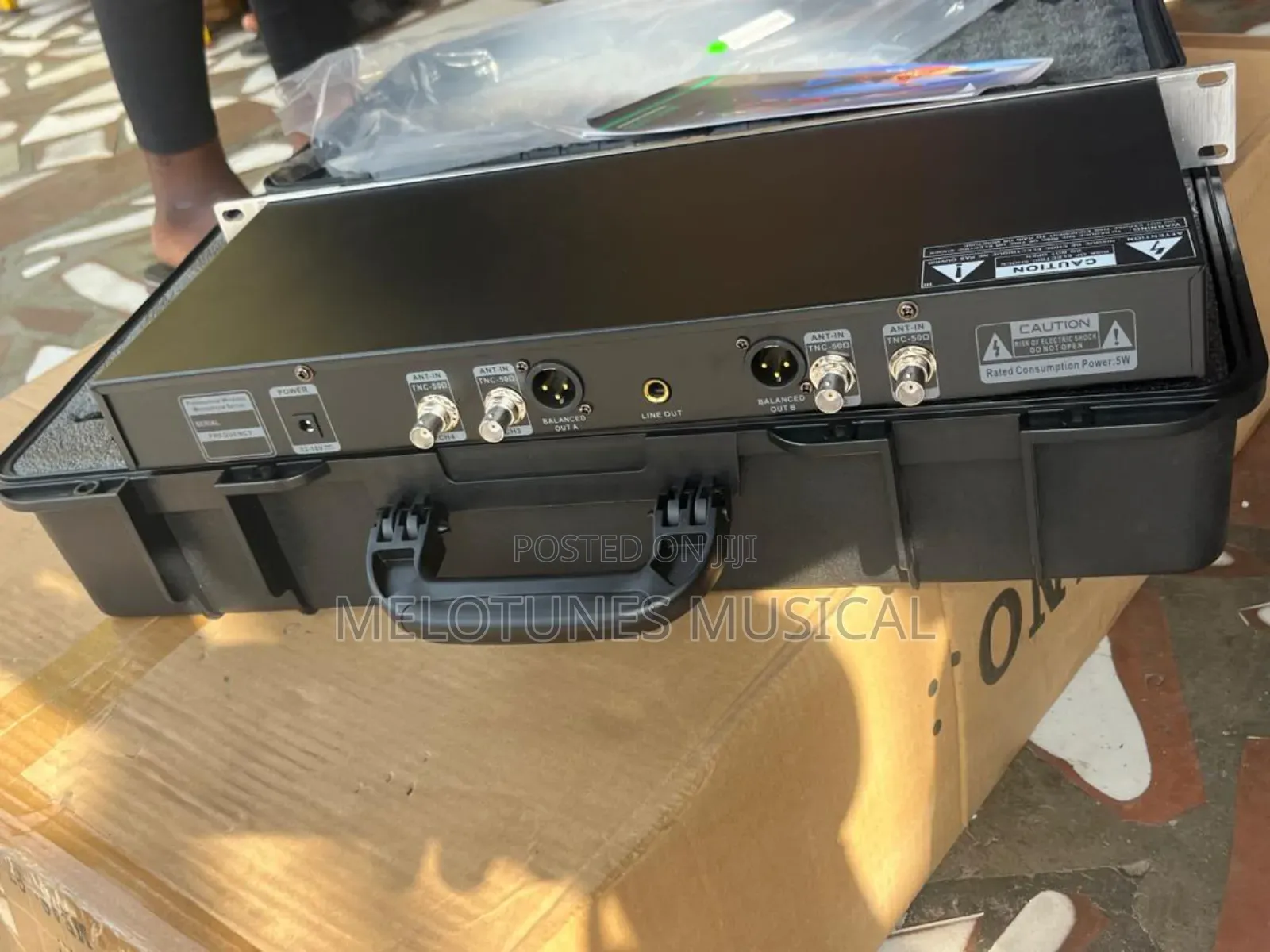 Shure Hy-5000 Dual Professional Wireless Microphone System