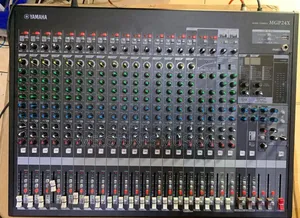 Yamaha Mgp24x 24-Channel Mixer With Effects