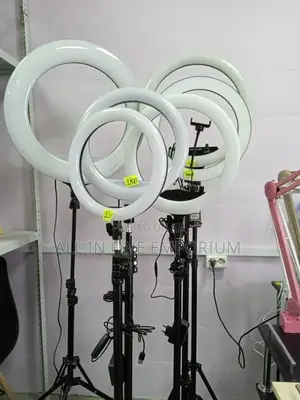 Tripod Rings Light