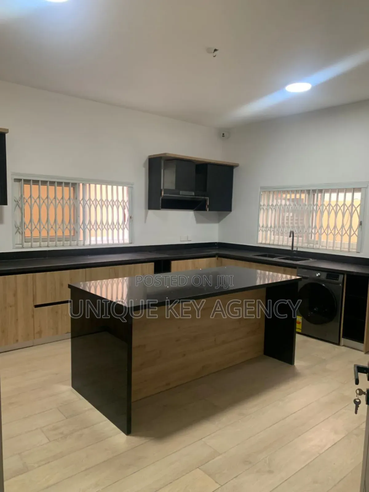 3bdrm House in Unique Key Agency, Spintex for rent