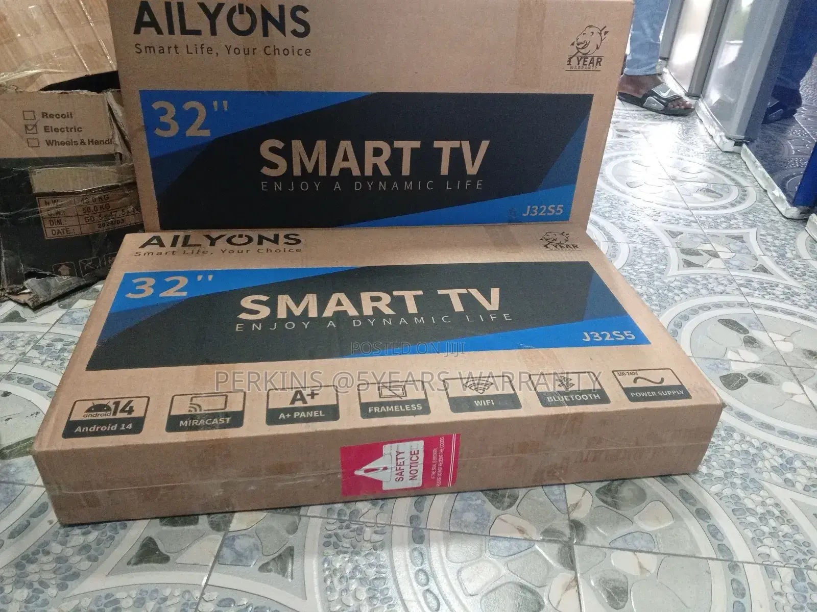 Enjoy a Dynamic Life With Ailyons 32 Smart Television