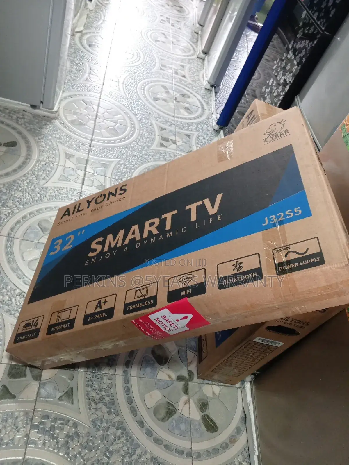 Ailyons 32 Smart Vision Smart Television