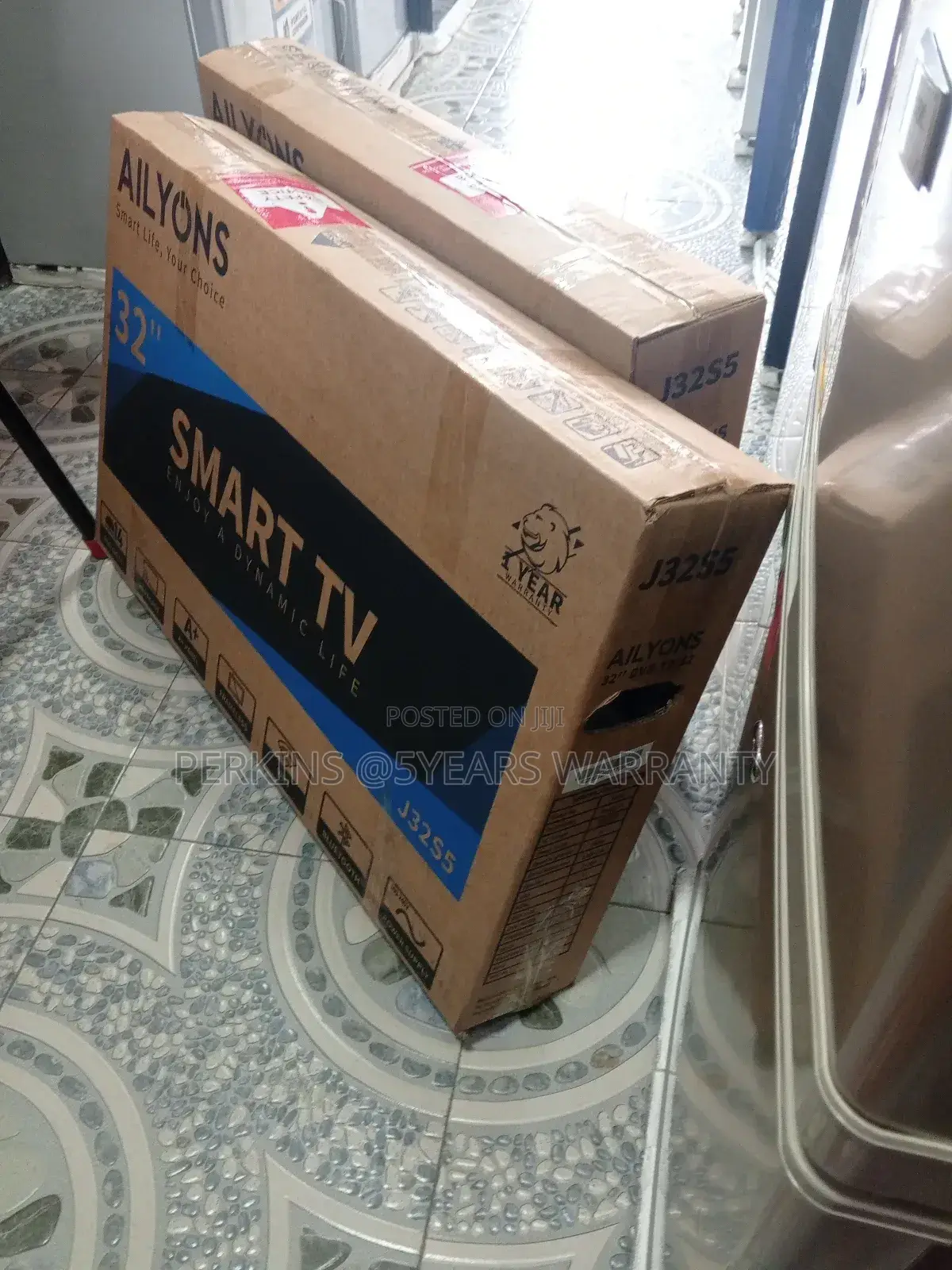 Ailyons 32 Smart Wireless Bluetooth, Wifi Television