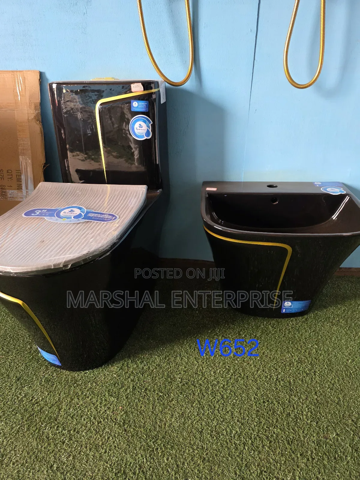 Design Wc Complete With Basin