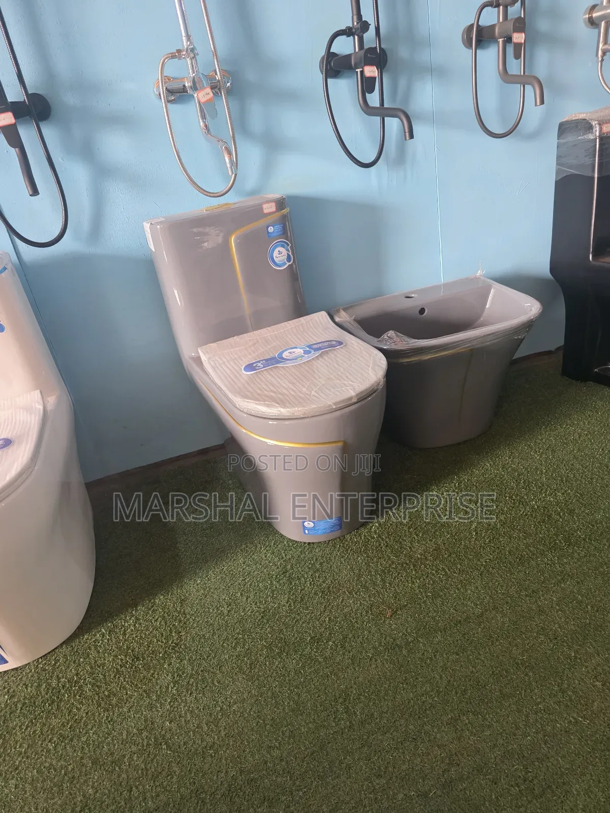 Floor Mounted Modern Wc With Hand Wash Basin