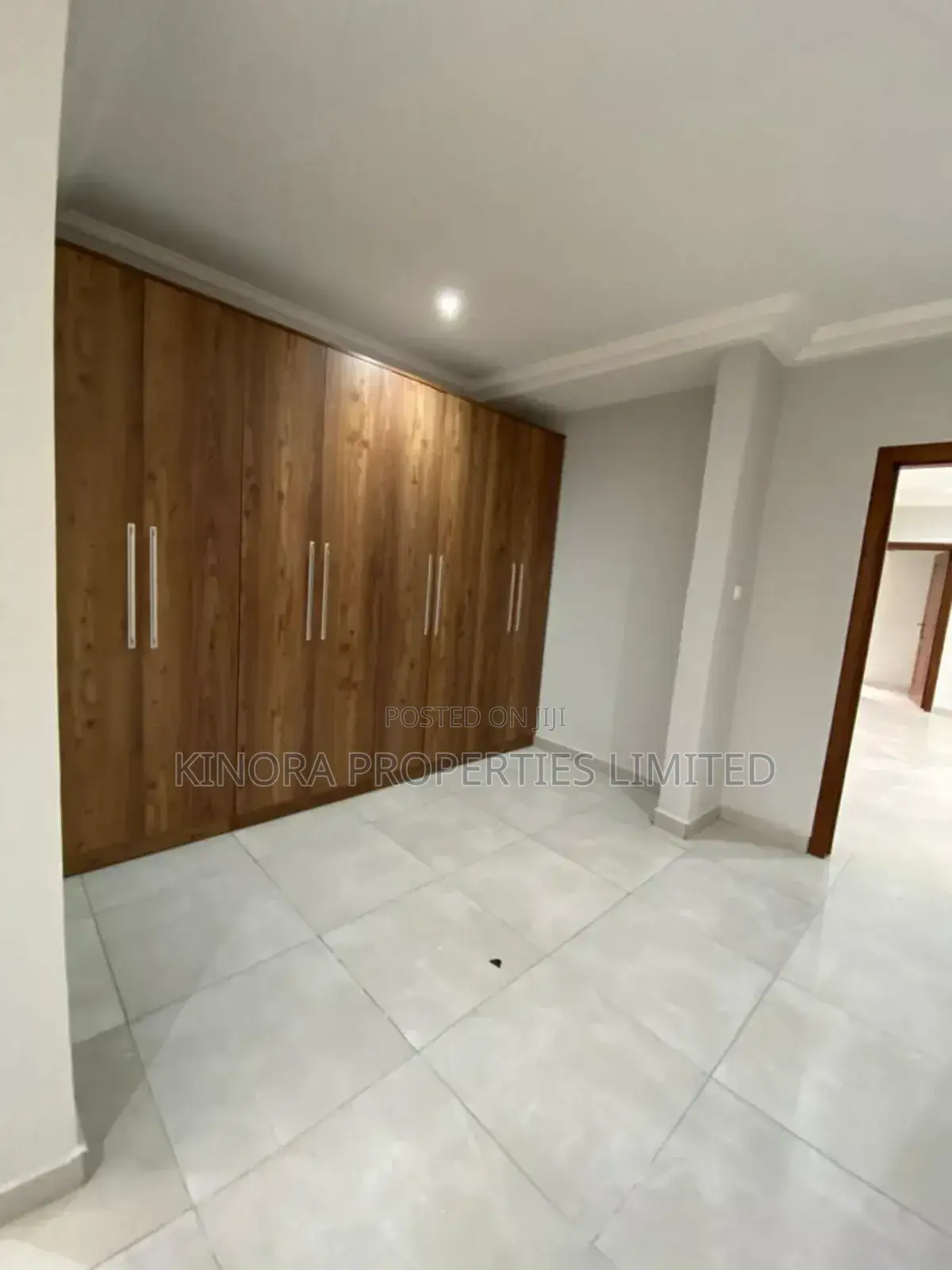 4bdrm Townhouse / Terrace in Total, Haatso for rent