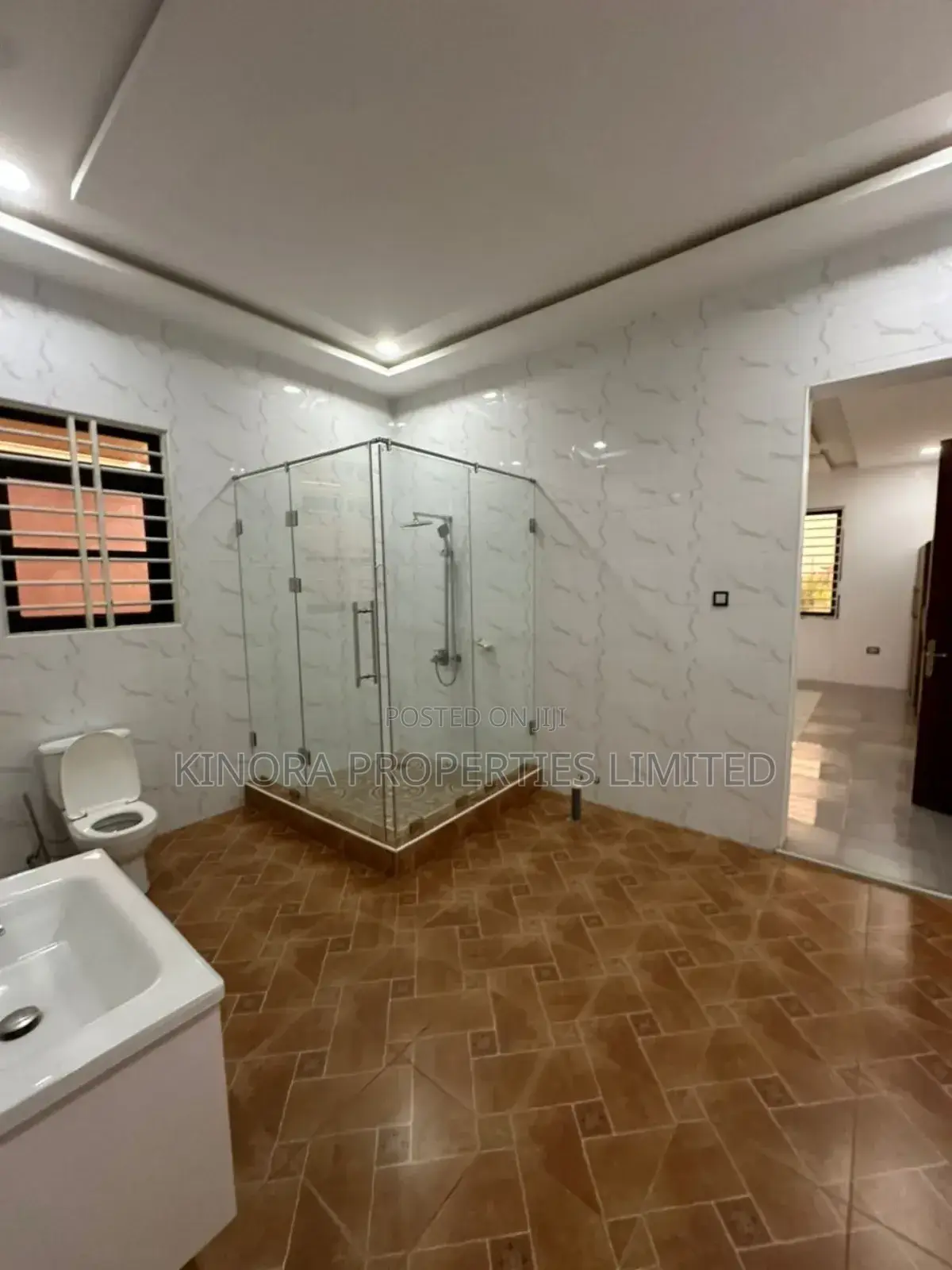 4bdrm Duplex in Ghana Flag, Oyarifa for rent