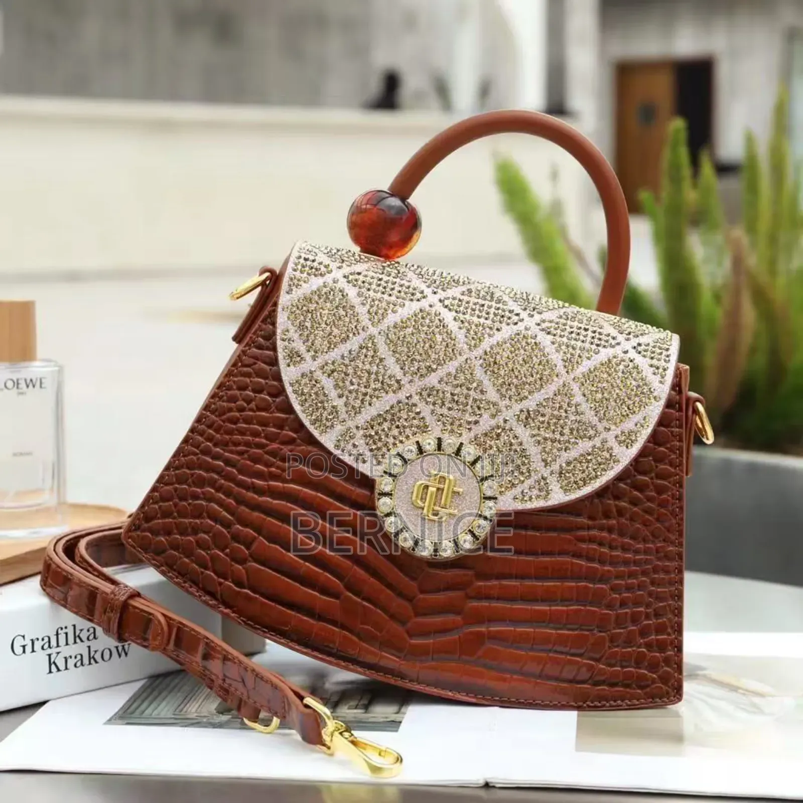 **Classy Top-Handle Handbag – Not Too Big, Not Too Small
