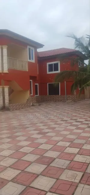 4bdrm House in Sakumono for sale