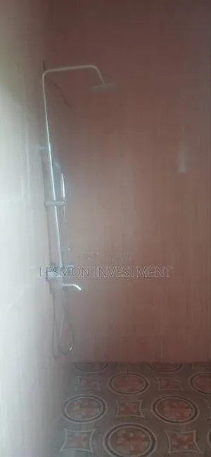 4bdrm House in Sakumono for sale