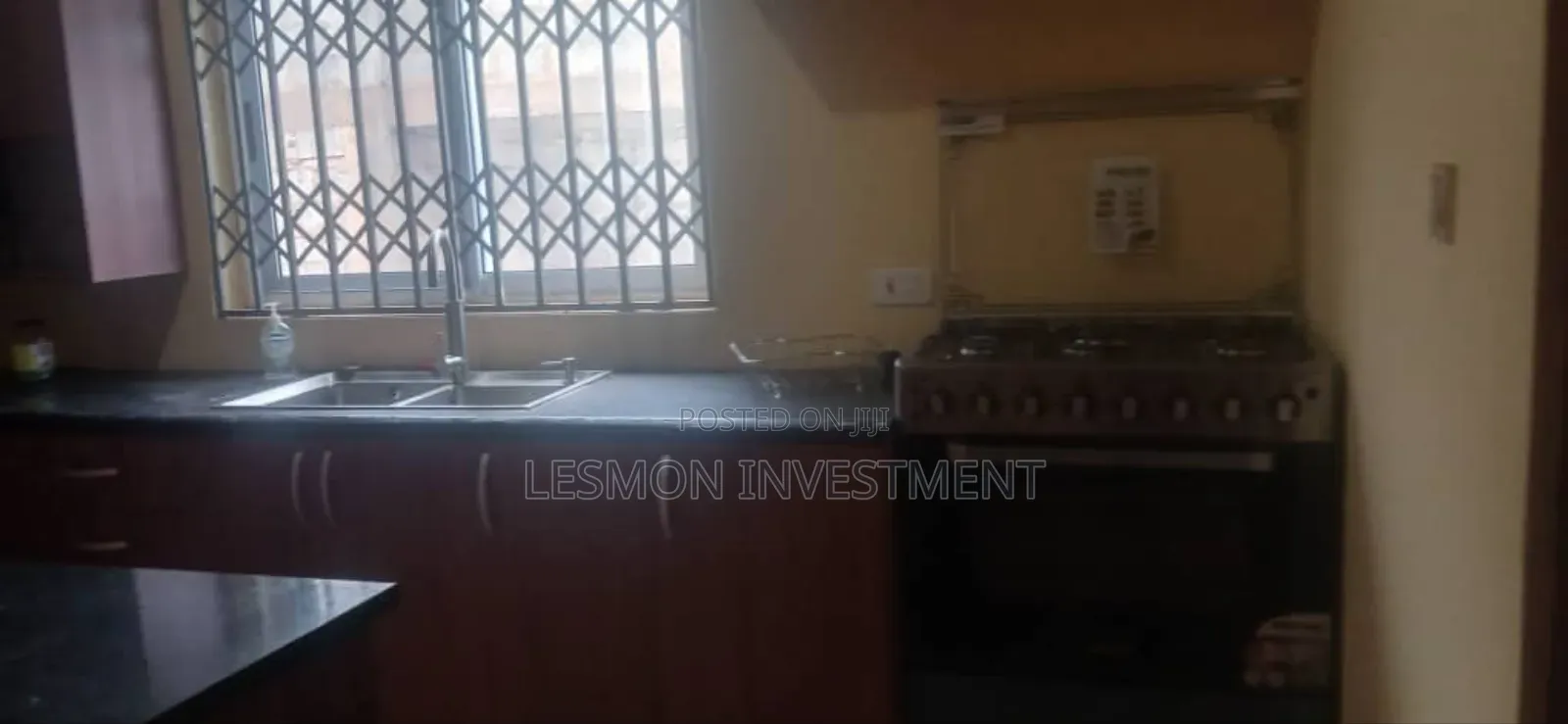 4bdrm House in Sakumono for sale