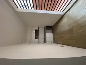 4bdrm House in Lake Side Estate for sale