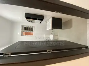 4bdrm House in Lake Side Estate for sale